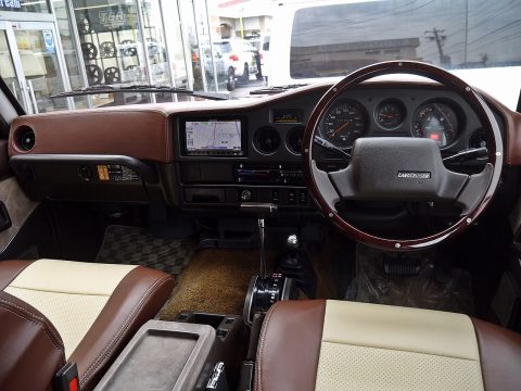 ランクル６０　運転席まわり